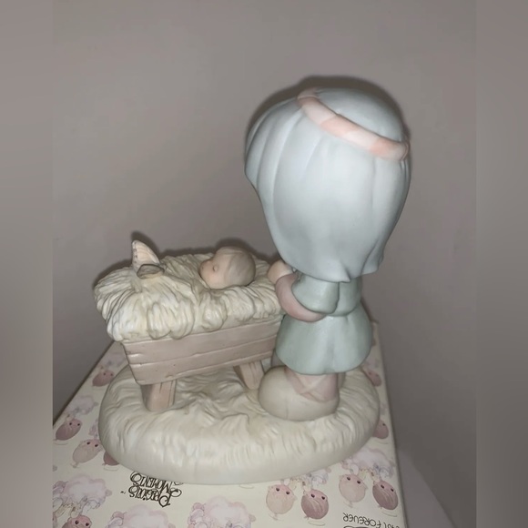 Precious Moments A Monarch is Born Figurine 1984 Rare Special Edition figurine - Picture 7 of 11